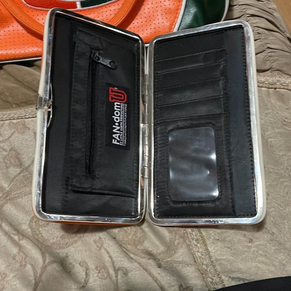 Purse - Picture 3 of 3